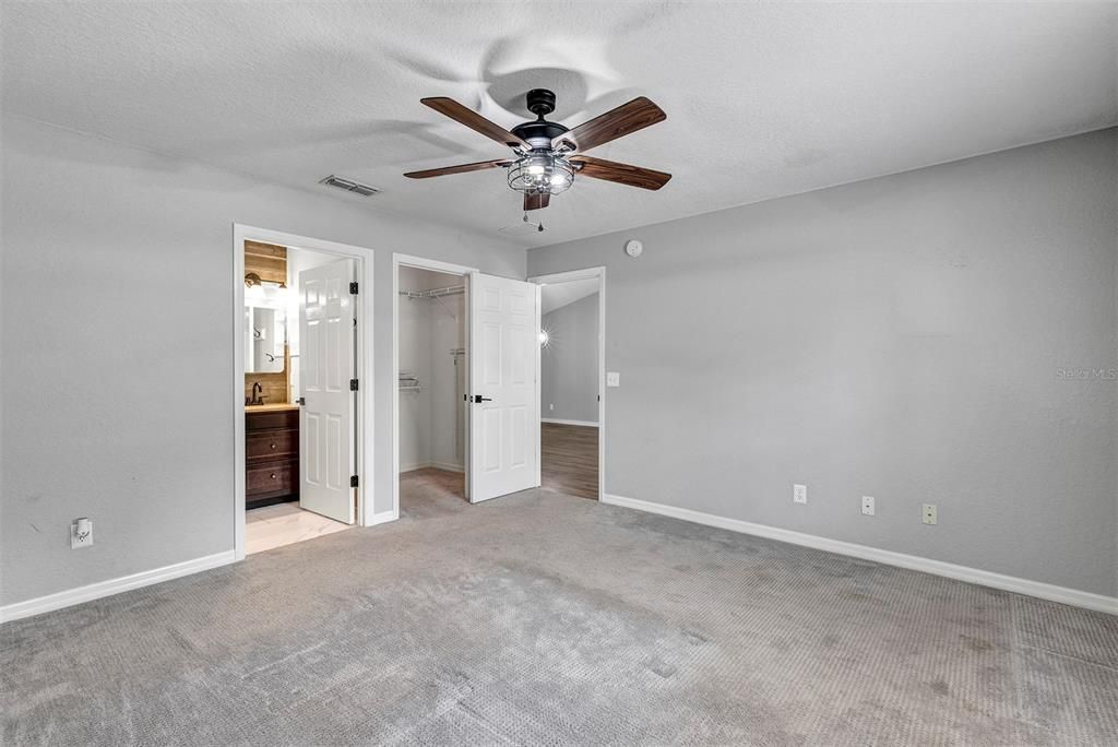 Active With Contract: $249,999 (3 beds, 2 baths, 1354 Square Feet)