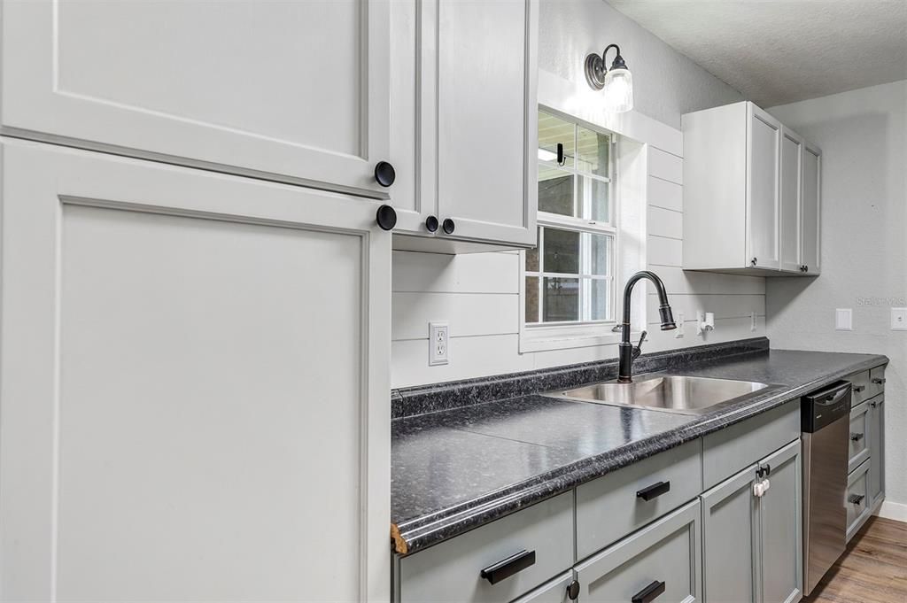 Active With Contract: $249,999 (3 beds, 2 baths, 1354 Square Feet)