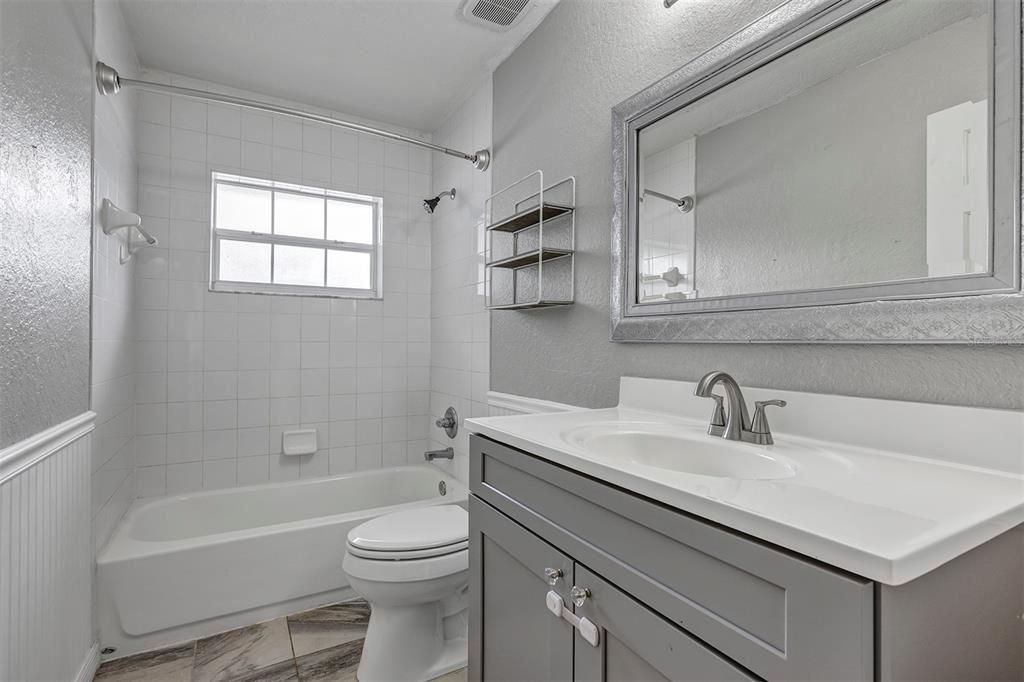Active With Contract: $249,999 (3 beds, 2 baths, 1354 Square Feet)