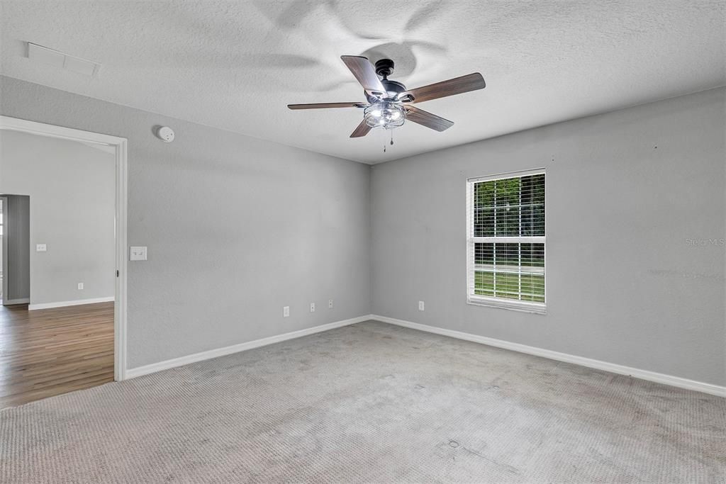 Active With Contract: $249,999 (3 beds, 2 baths, 1354 Square Feet)