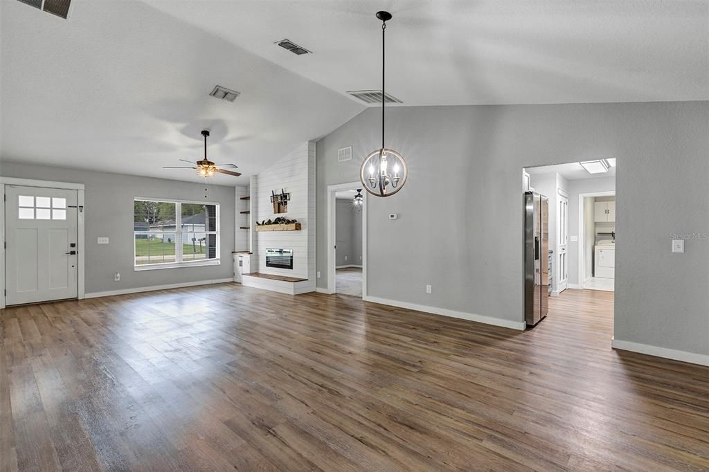 Active With Contract: $249,999 (3 beds, 2 baths, 1354 Square Feet)
