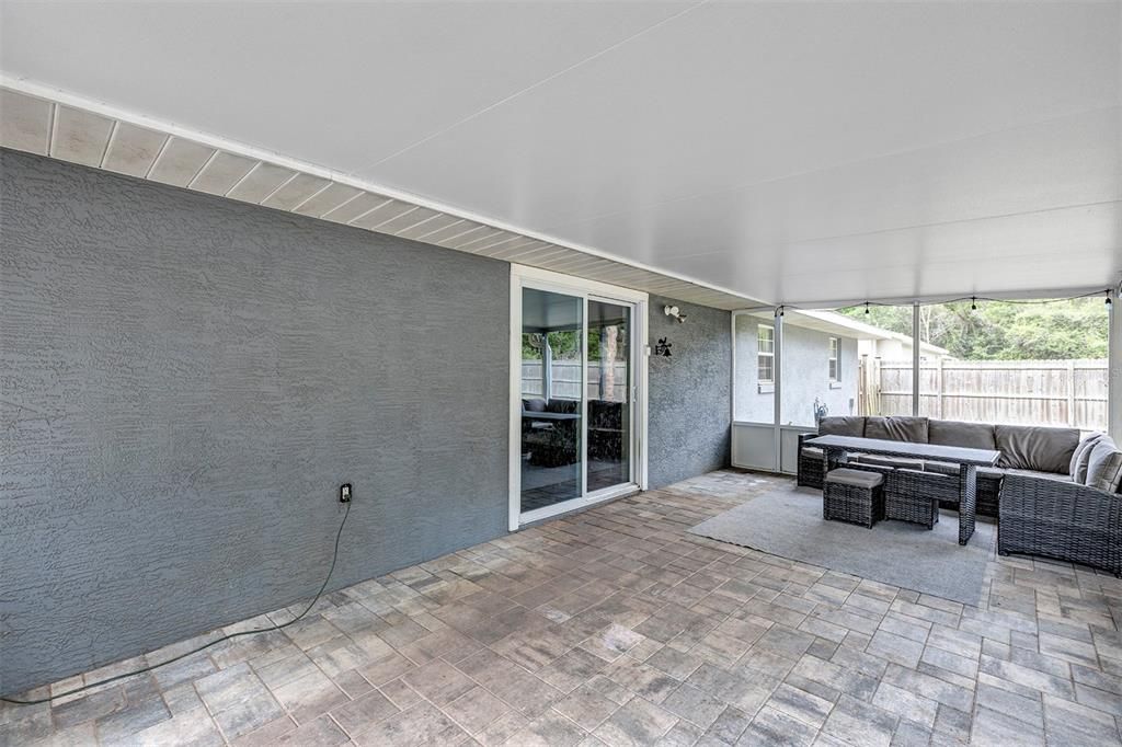 Active With Contract: $249,999 (3 beds, 2 baths, 1354 Square Feet)