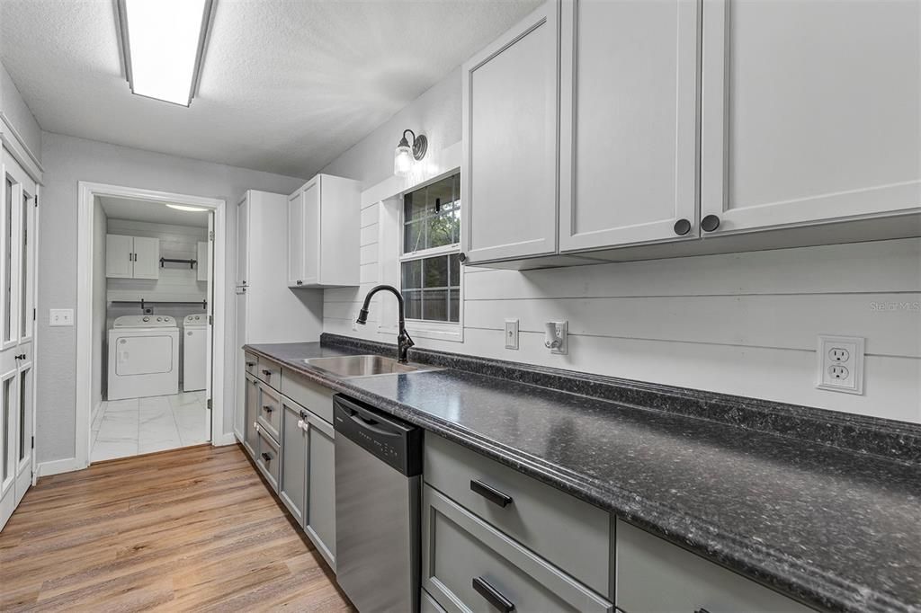 Active With Contract: $249,999 (3 beds, 2 baths, 1354 Square Feet)