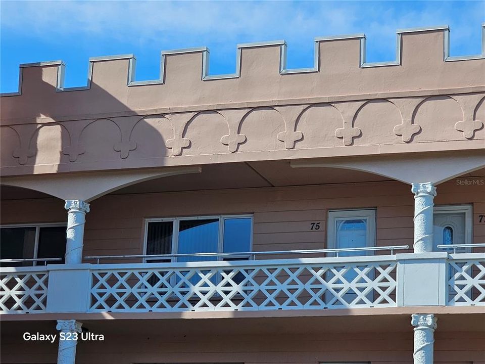 For Sale: $104,900 (1 beds, 1 baths, 800 Square Feet)