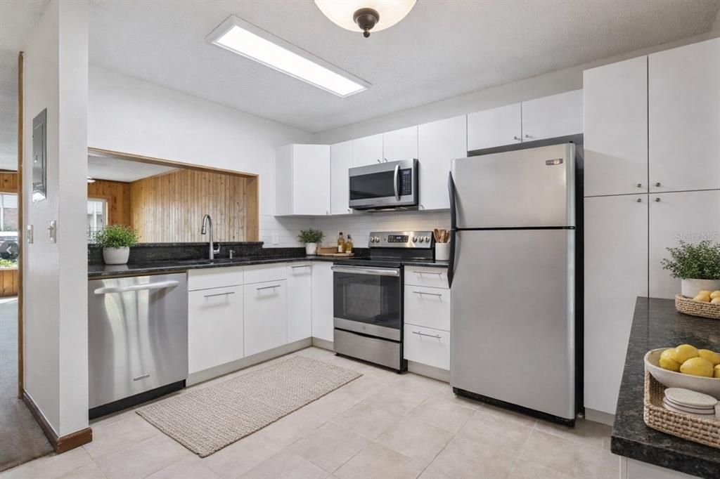 Activo con contrato: $257,000 (2 camas, 2 baños, 959 Pies cuadrados)