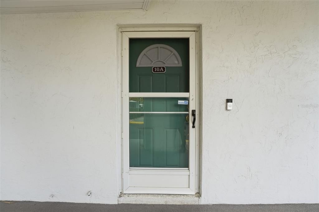 For Sale: $180,000 (1 beds, 1 baths, 715 Square Feet)