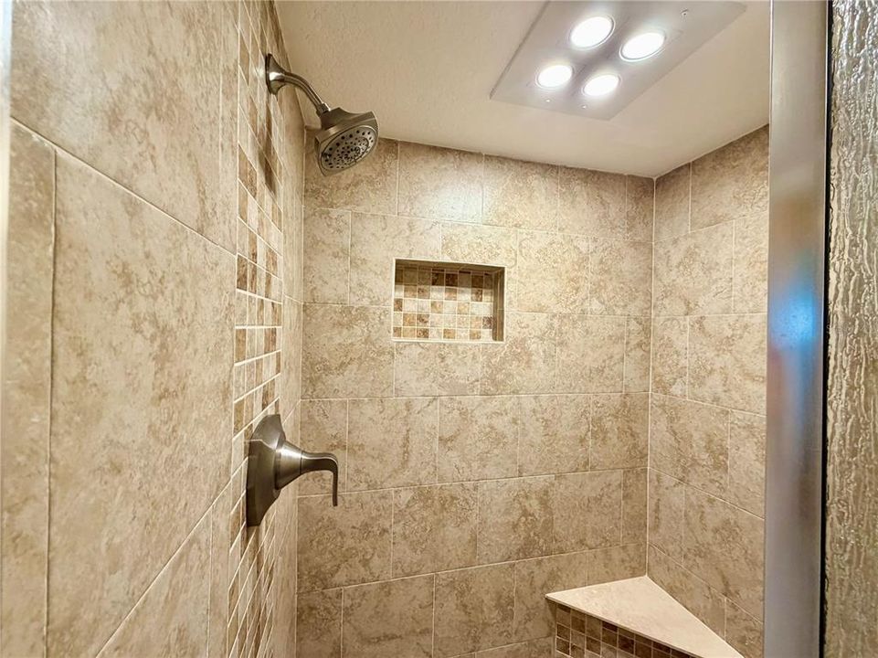 На продажу: $550,000 (2 спален, 2 ванн, 1078 Квадратных фут)