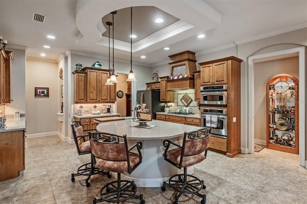 For Sale: $989,000 (3 beds, 3 baths, 3042 Square Feet)