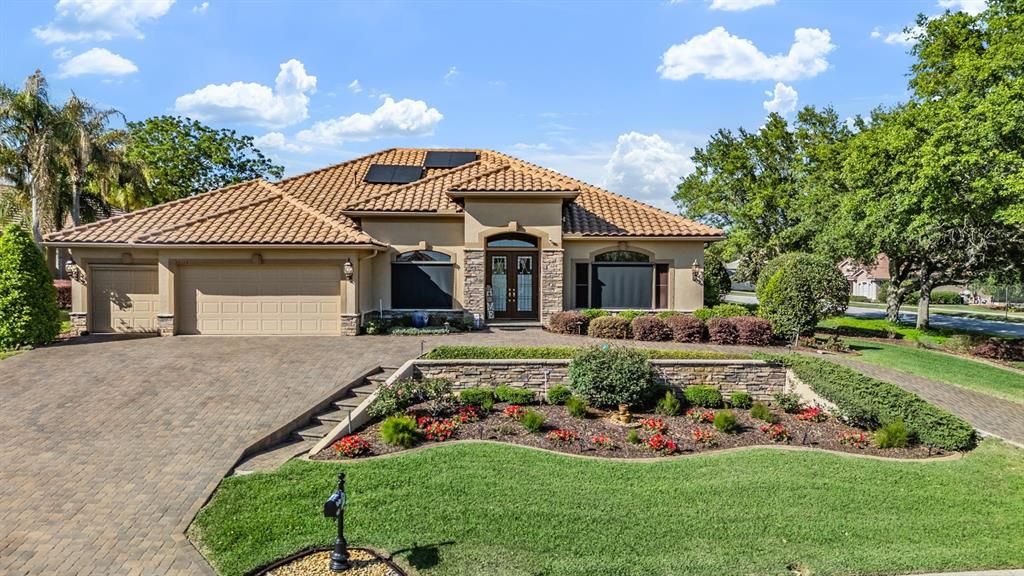 For Sale: $989,000 (3 beds, 3 baths, 3042 Square Feet)
