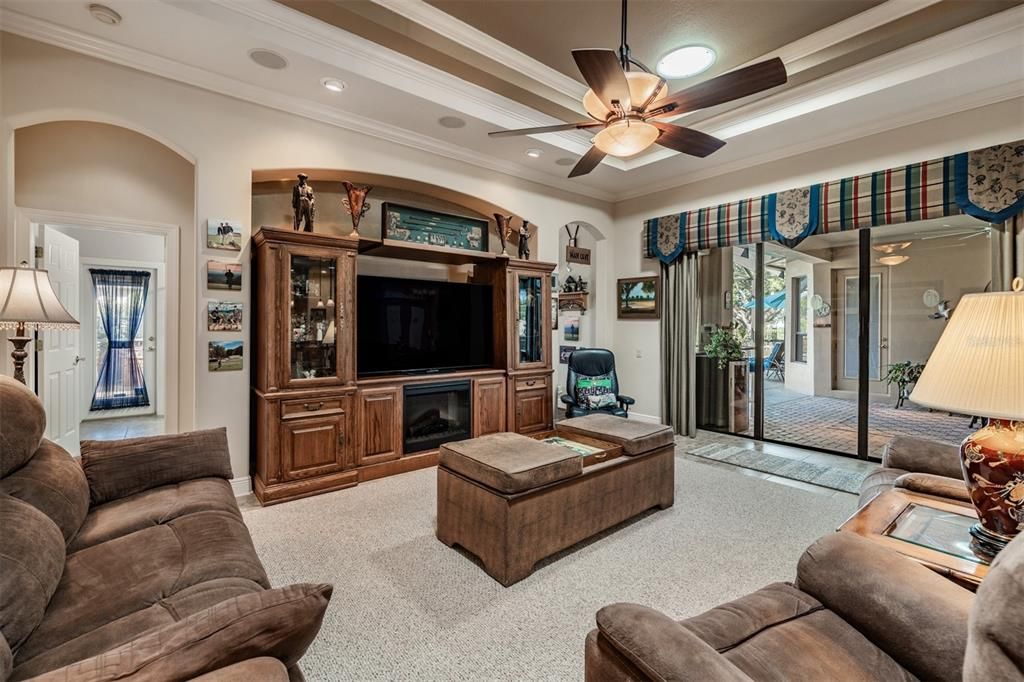 For Sale: $989,000 (3 beds, 3 baths, 3042 Square Feet)