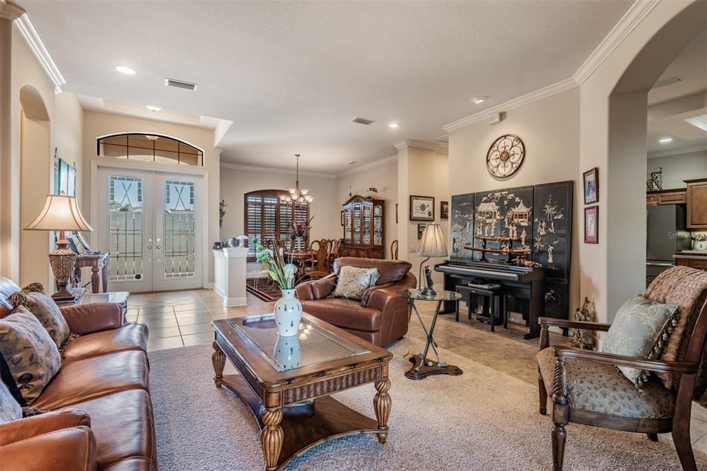 For Sale: $989,000 (3 beds, 3 baths, 3042 Square Feet)