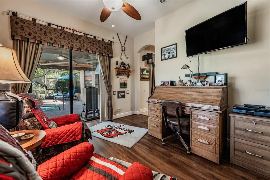 For Sale: $989,000 (3 beds, 3 baths, 3042 Square Feet)