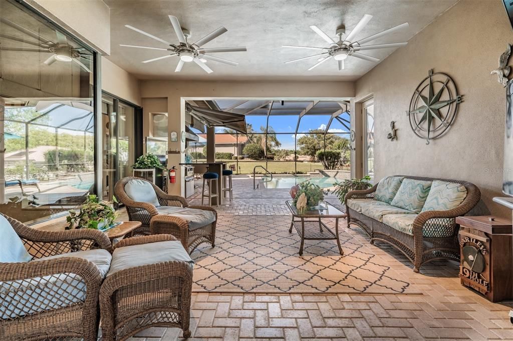 For Sale: $989,000 (3 beds, 3 baths, 3042 Square Feet)