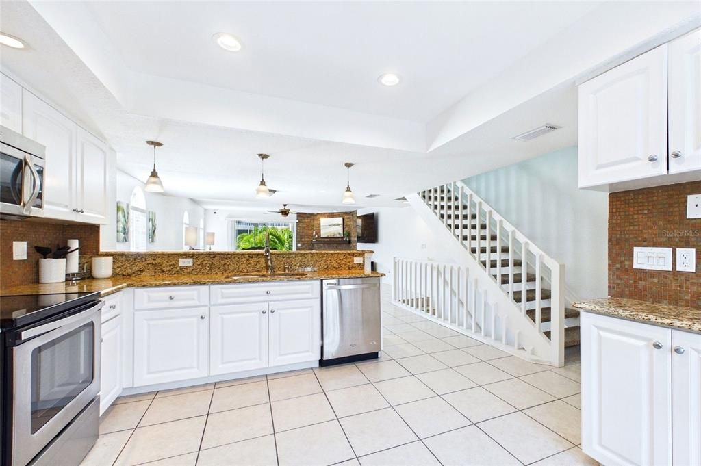 En Venta: $429,000 (2 camas, 2 baños, 1650 Pies cuadrados)