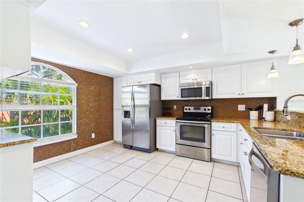 En Venta: $429,000 (2 camas, 2 baños, 1650 Pies cuadrados)