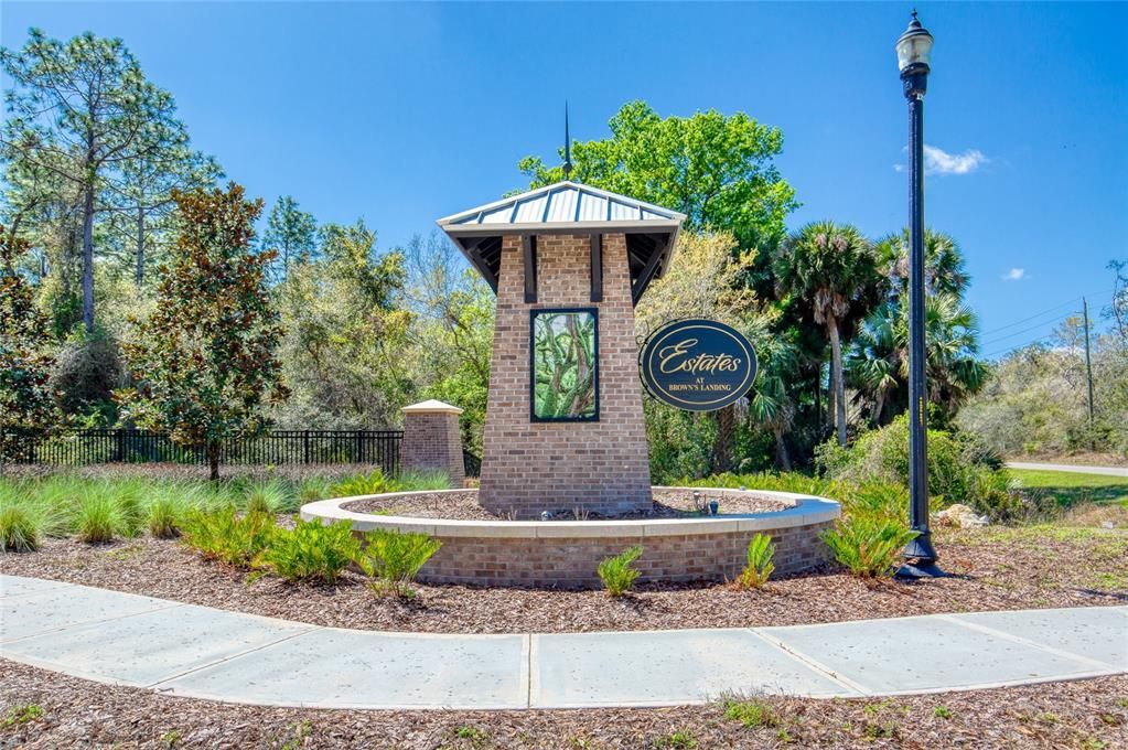 На продажу: $700,000 (1.40 acres)