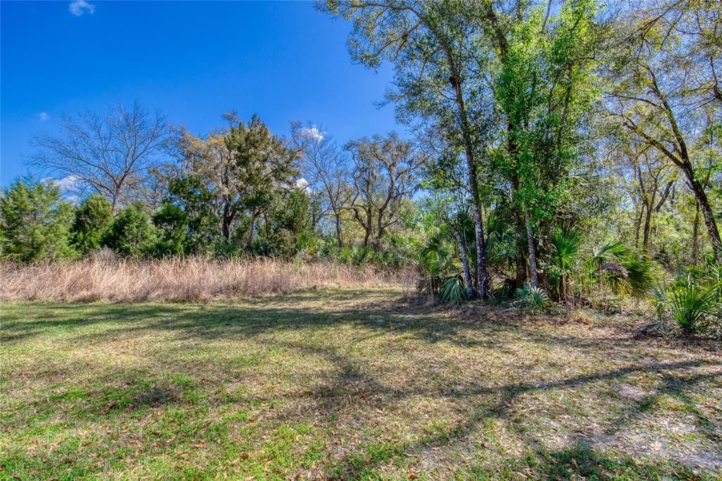 На продажу: $700,000 (1.40 acres)