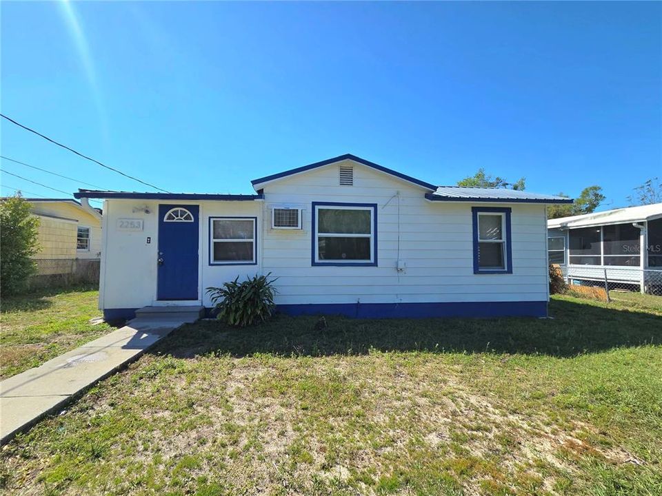For Sale: $325,000 (6 beds, 0 baths, 2012 Square Feet)