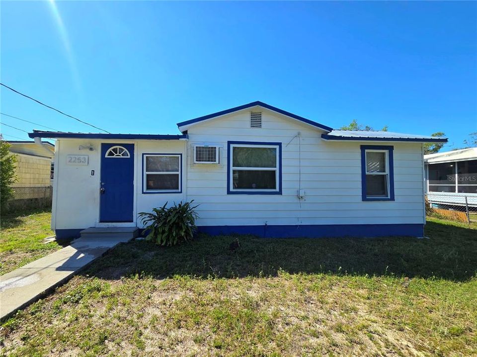 For Sale: $325,000 (6 beds, 0 baths, 2012 Square Feet)