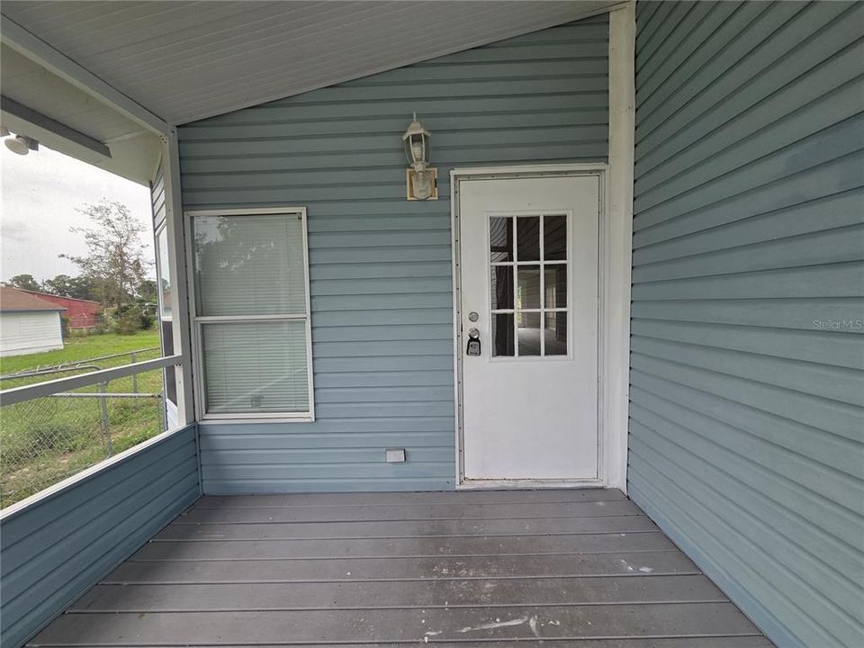 For Sale: $325,000 (6 beds, 0 baths, 2012 Square Feet)