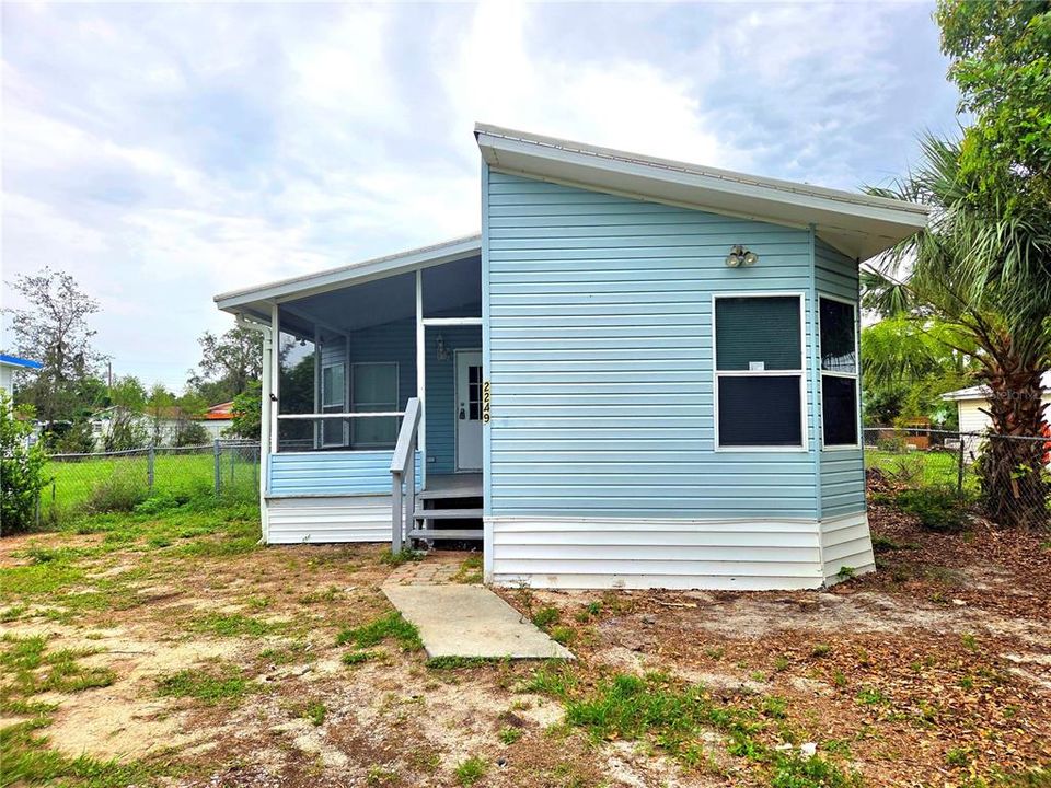 For Sale: $325,000 (6 beds, 0 baths, 2012 Square Feet)