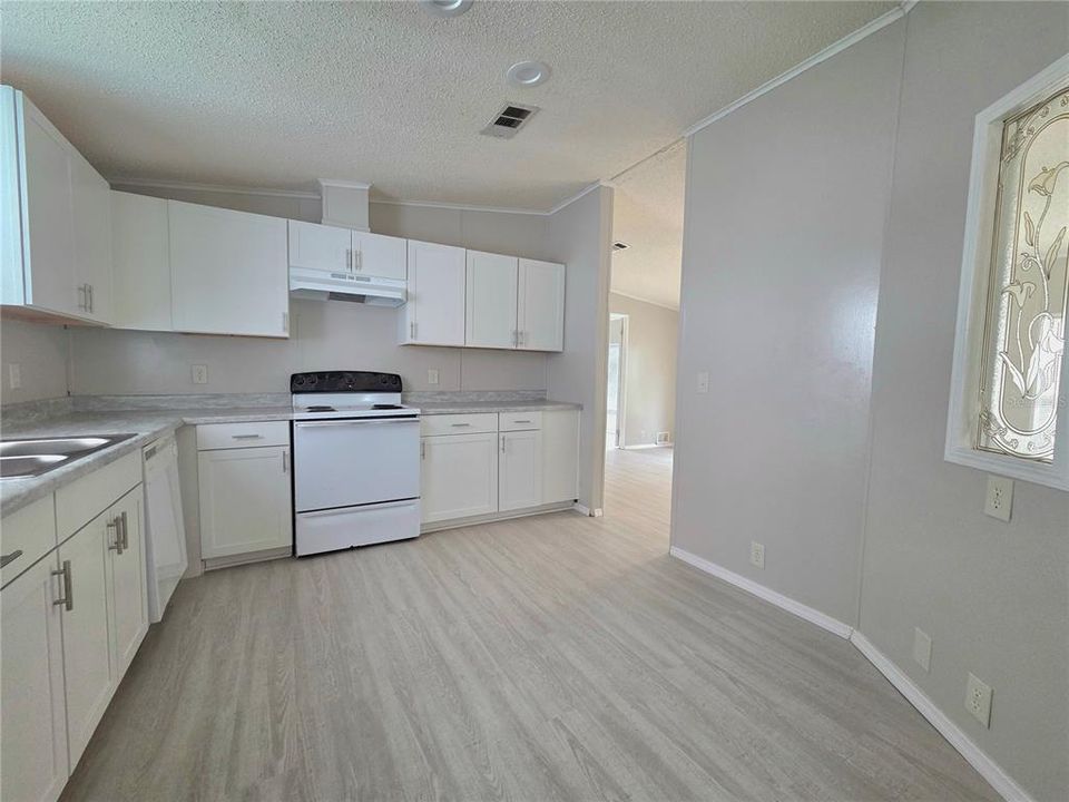For Sale: $325,000 (6 beds, 0 baths, 2012 Square Feet)