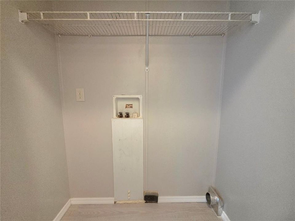 For Sale: $325,000 (6 beds, 0 baths, 2012 Square Feet)