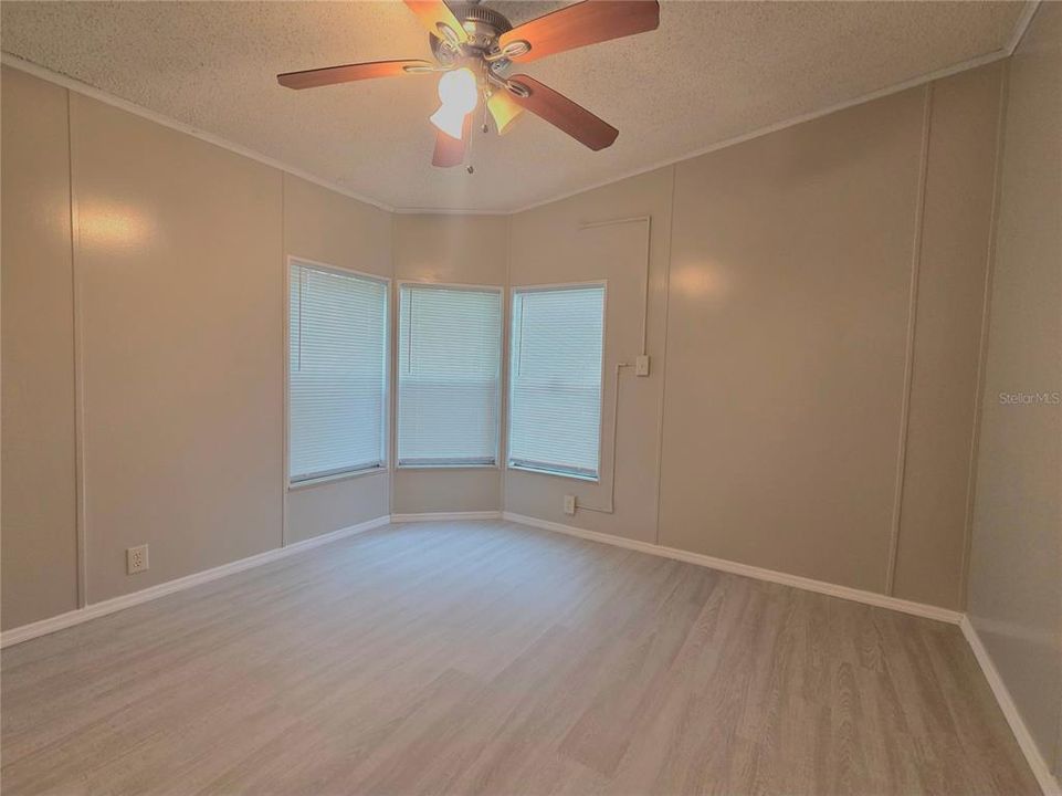 For Sale: $325,000 (6 beds, 0 baths, 2012 Square Feet)