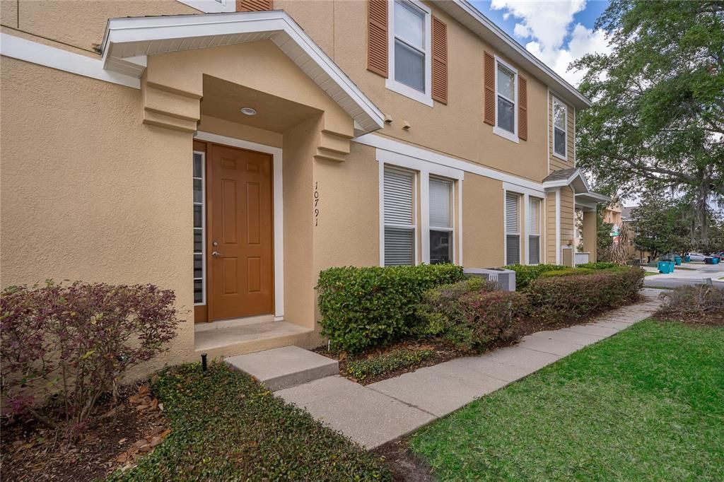 For Rent: $1,940 (2 beds, 2 baths, 1305 Square Feet)