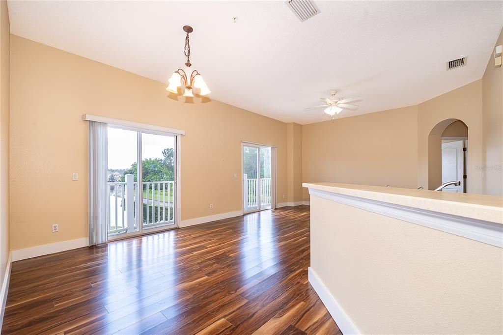 For Rent: $1,940 (2 beds, 2 baths, 1305 Square Feet)