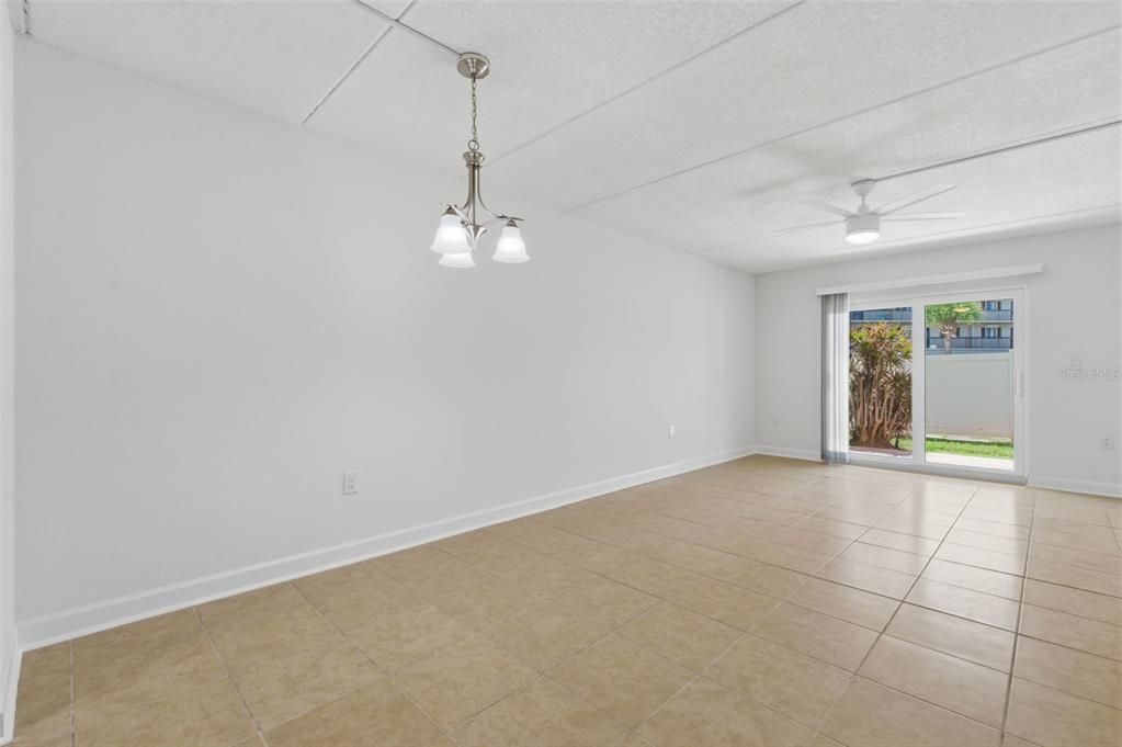 En Venta: $325,000 (2 camas, 1 baños, 790 Pies cuadrados)