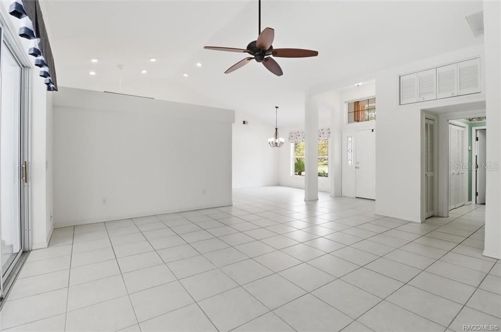 En Venta: $270,000 (3 camas, 2 baños, 1822 Pies cuadrados)