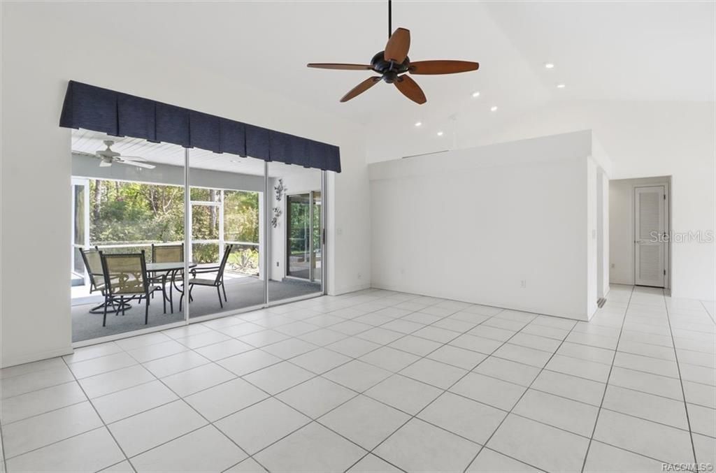 En Venta: $270,000 (3 camas, 2 baños, 1822 Pies cuadrados)