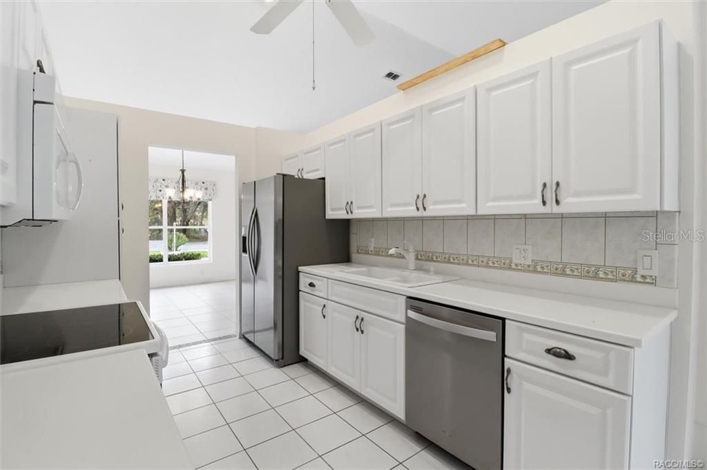 En Venta: $270,000 (3 camas, 2 baños, 1822 Pies cuadrados)
