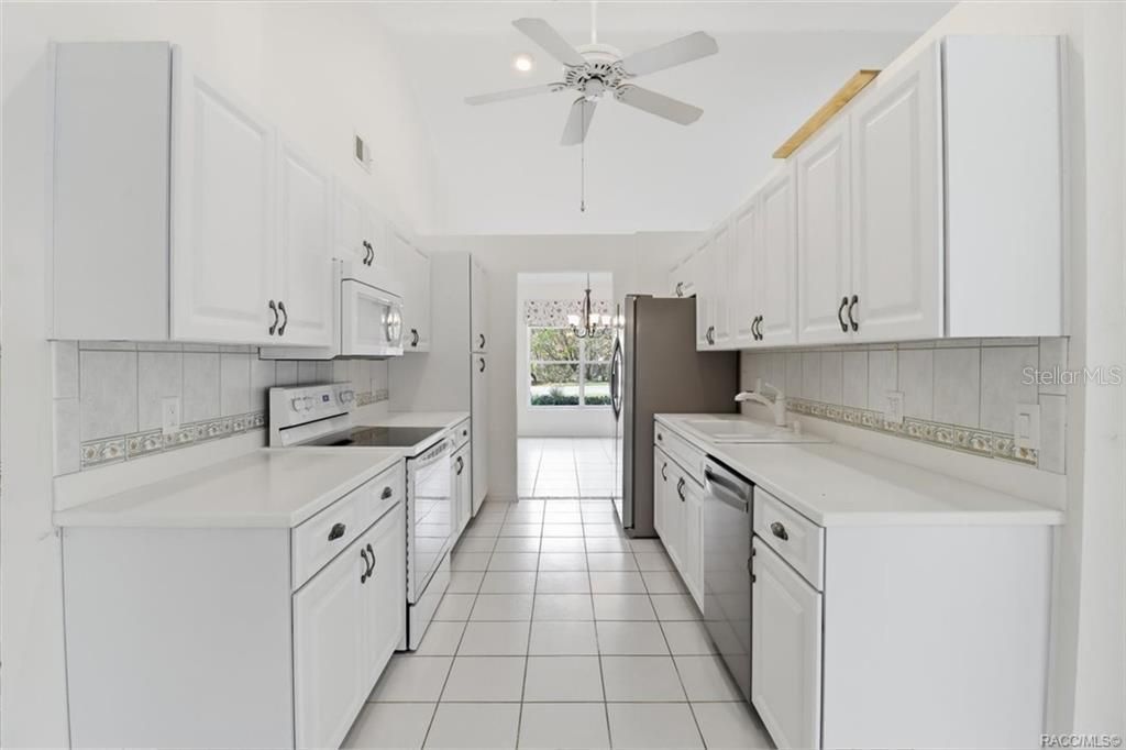 En Venta: $270,000 (3 camas, 2 baños, 1822 Pies cuadrados)