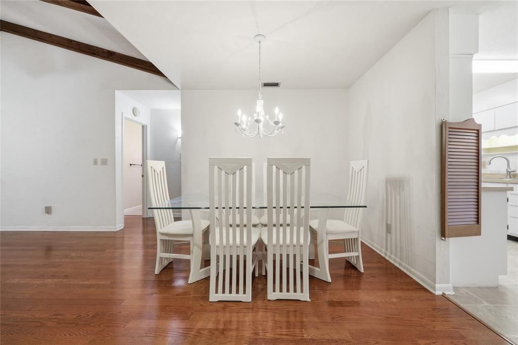 En Venta: $239,900 (2 camas, 2 baños, 1356 Pies cuadrados)