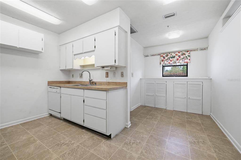 En Venta: $239,900 (2 camas, 2 baños, 1356 Pies cuadrados)