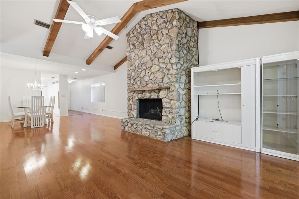 En Venta: $239,900 (2 camas, 2 baños, 1356 Pies cuadrados)