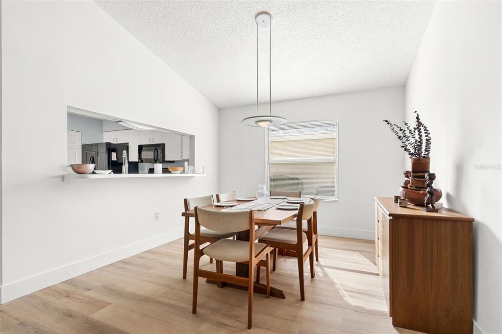 En Venta: $339,000 (3 camas, 2 baños, 1647 Pies cuadrados)