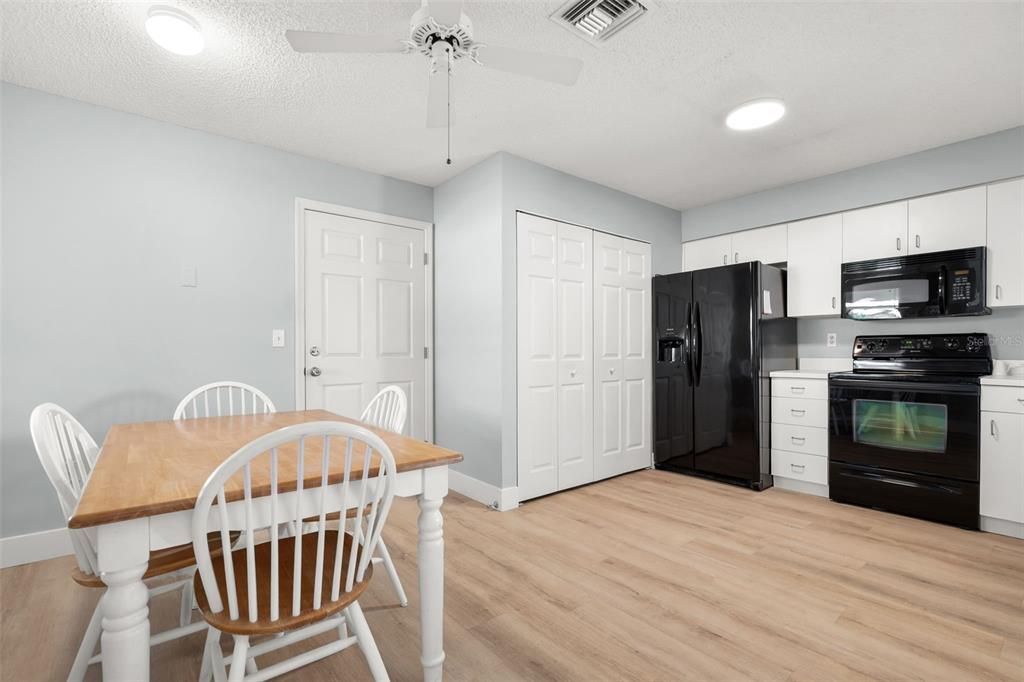 En Venta: $339,000 (3 camas, 2 baños, 1647 Pies cuadrados)