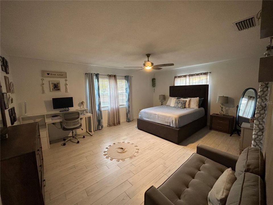 На продажу: $349,900 (5 спален, 3 ванн, 2609 Квадратных фут)