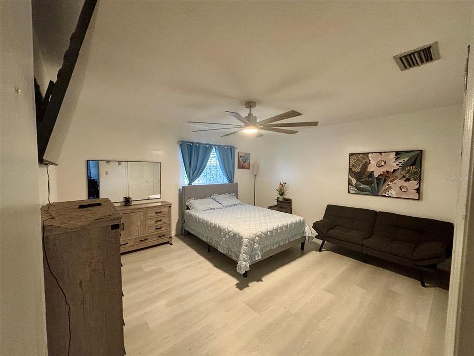 На продажу: $349,900 (5 спален, 3 ванн, 2609 Квадратных фут)