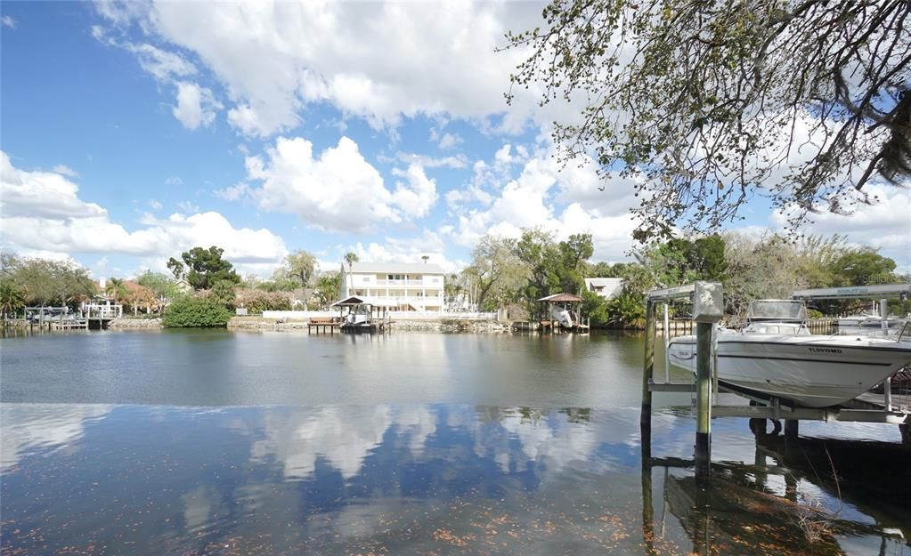 Active With Contract: $1,795 (2 beds, 1 baths, 912 Square Feet)