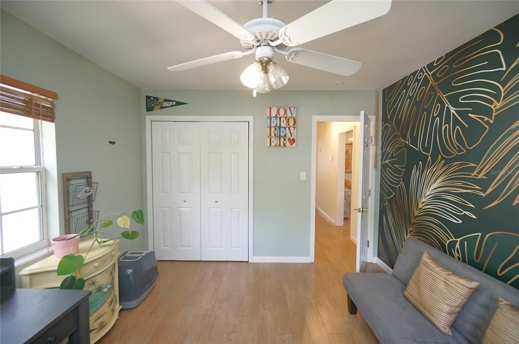 Active With Contract: $1,795 (2 beds, 1 baths, 912 Square Feet)