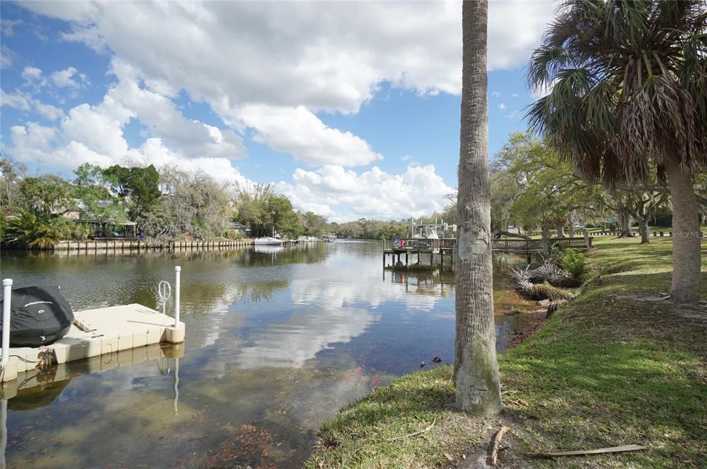 Active With Contract: $1,795 (2 beds, 1 baths, 912 Square Feet)
