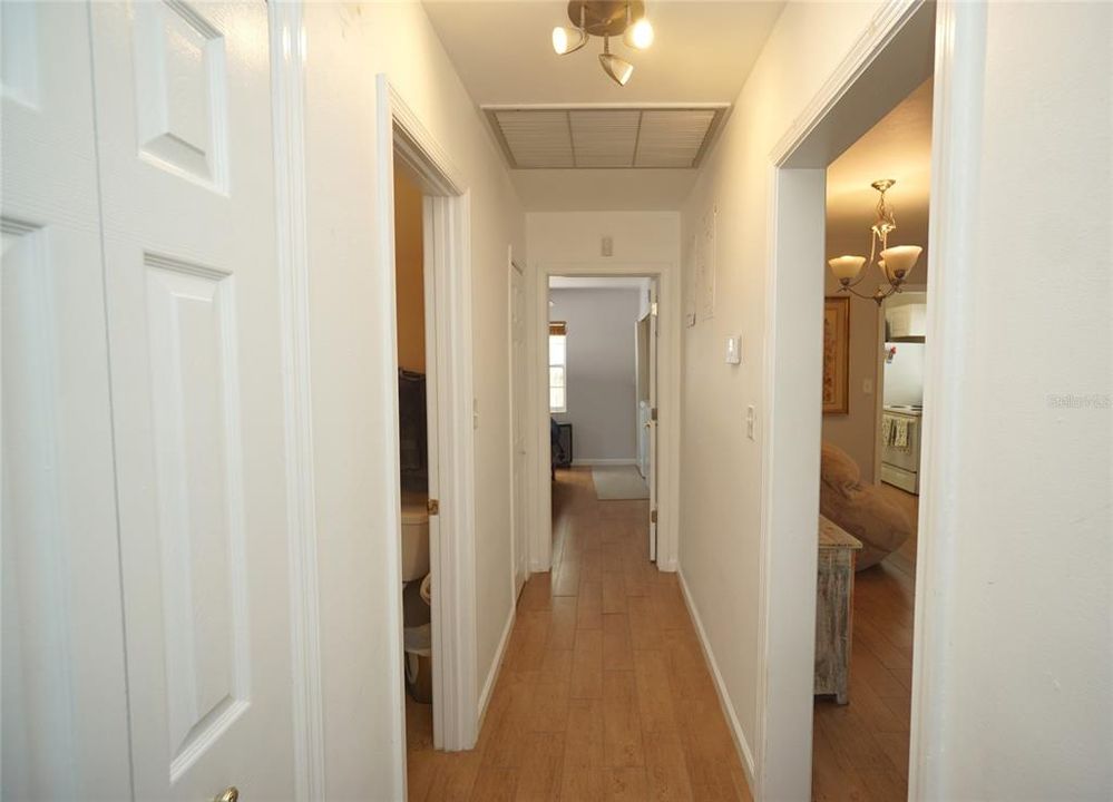 Active With Contract: $1,795 (2 beds, 1 baths, 912 Square Feet)