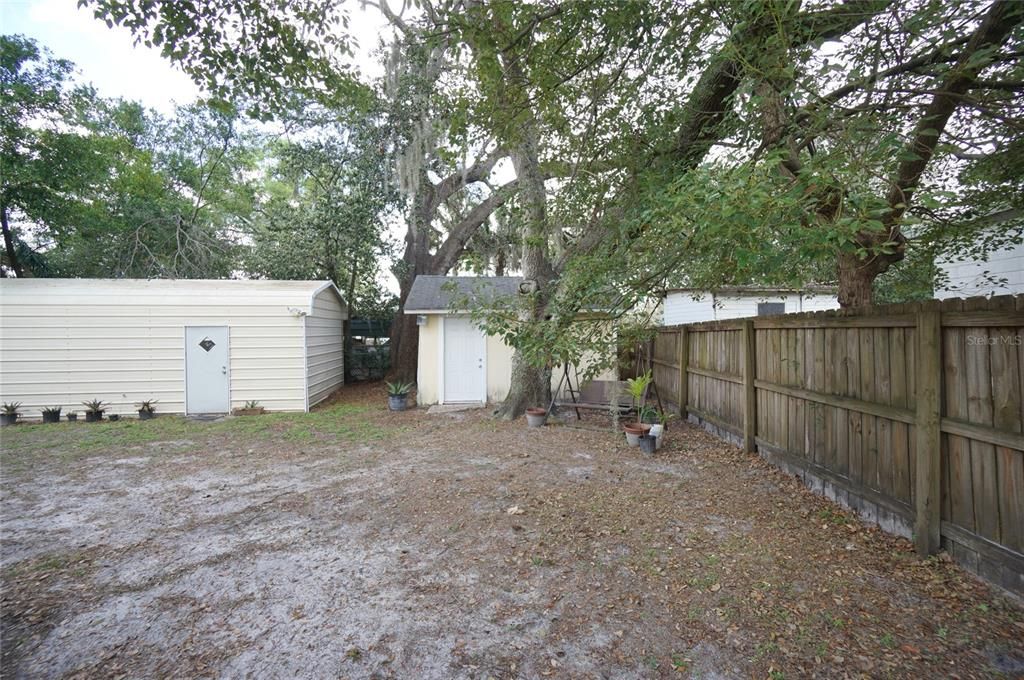 Active With Contract: $1,795 (2 beds, 1 baths, 912 Square Feet)