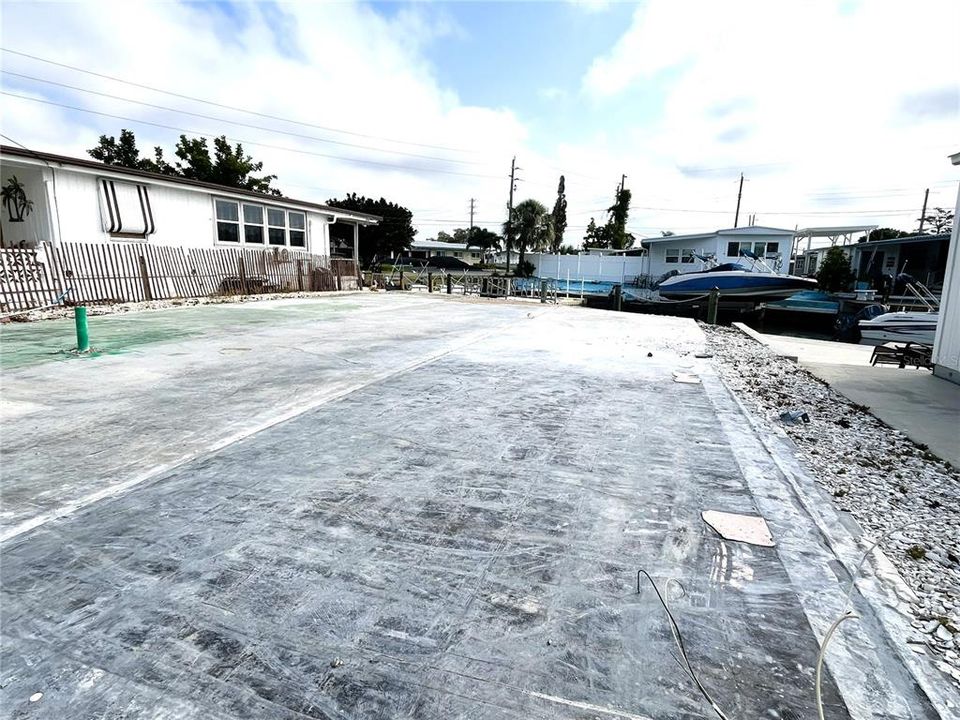 待售: $150,000 (0.06 acres)