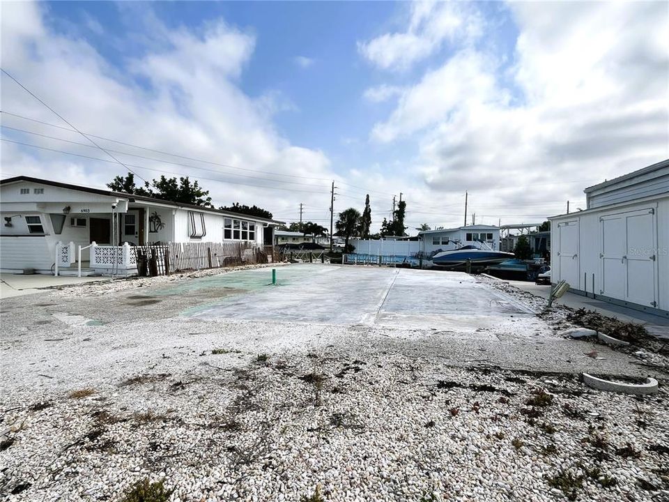 待售: $150,000 (0.06 acres)