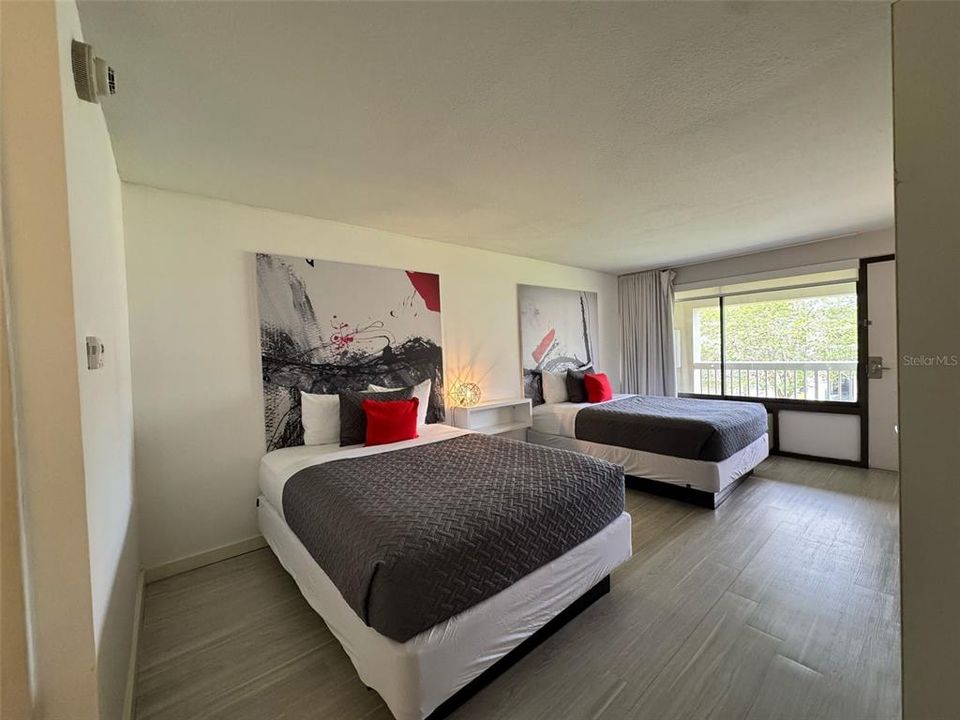 For Sale: $85,000 (1 beds, 1 baths, 325 Square Feet)